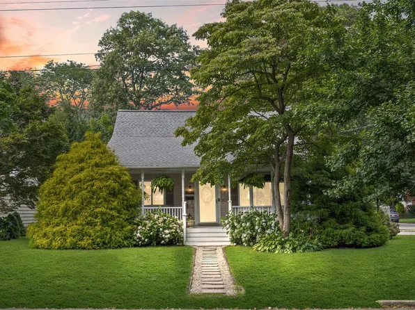 300 3rd Avenue, East Northport, NY 11731