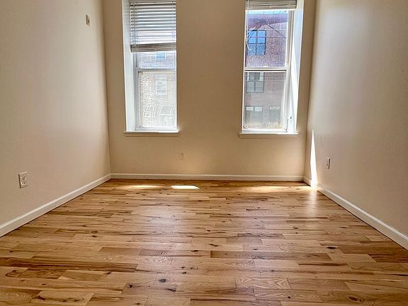 3rd image of 2131 W Master St APT 3