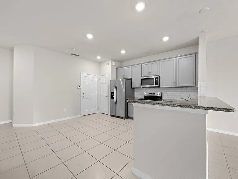 3971 Plainview Dr — Photo 7
