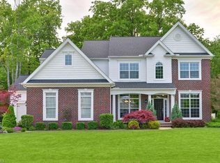 396 Harbor Ct, Avon Lake, OH 44012