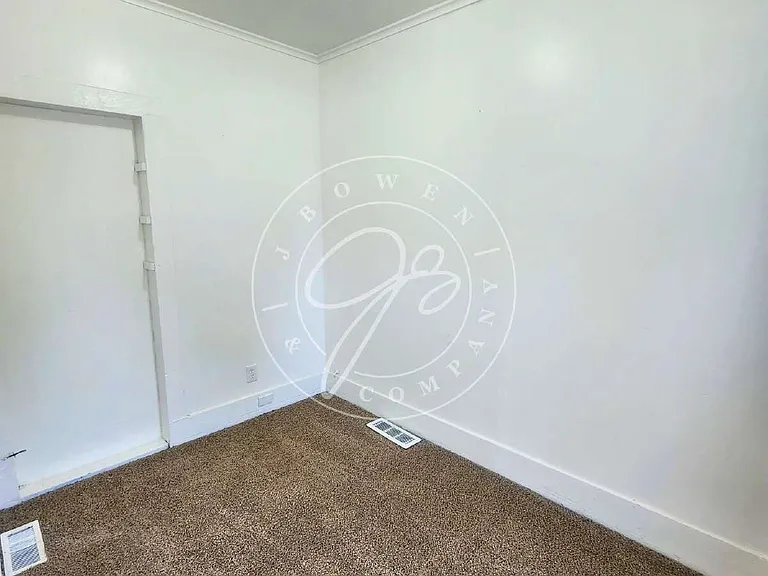 537 Maumee Ave — Photo 13