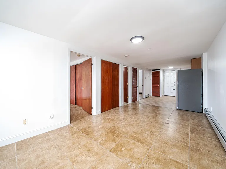 199 Bay St #1 — Photo 4