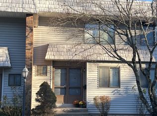 5 Chestnut Ct #5, Cromwell, CT 06416