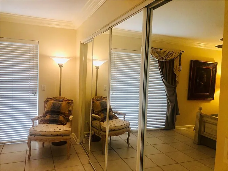 137 Farnham Cres #137-F — Photo 35