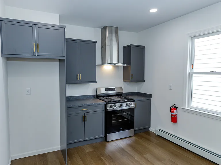 182 Ellery Ave #2 — Photo 16