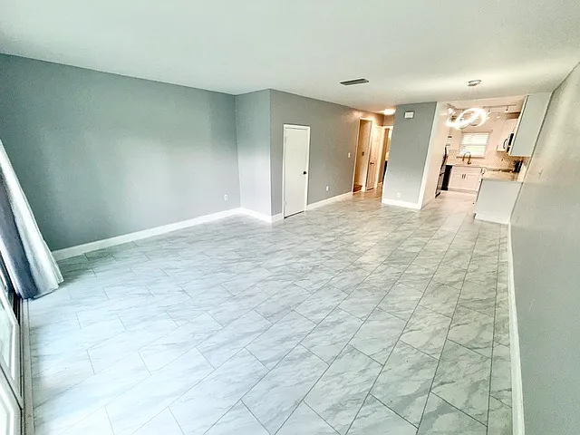 1355 Villa Ln — Photo 4