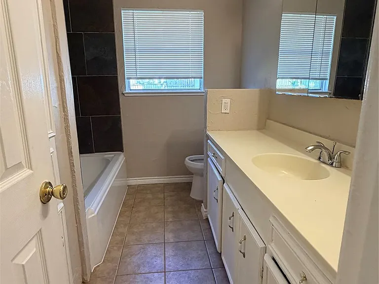 2513 Mulberry Ln — Photo 7