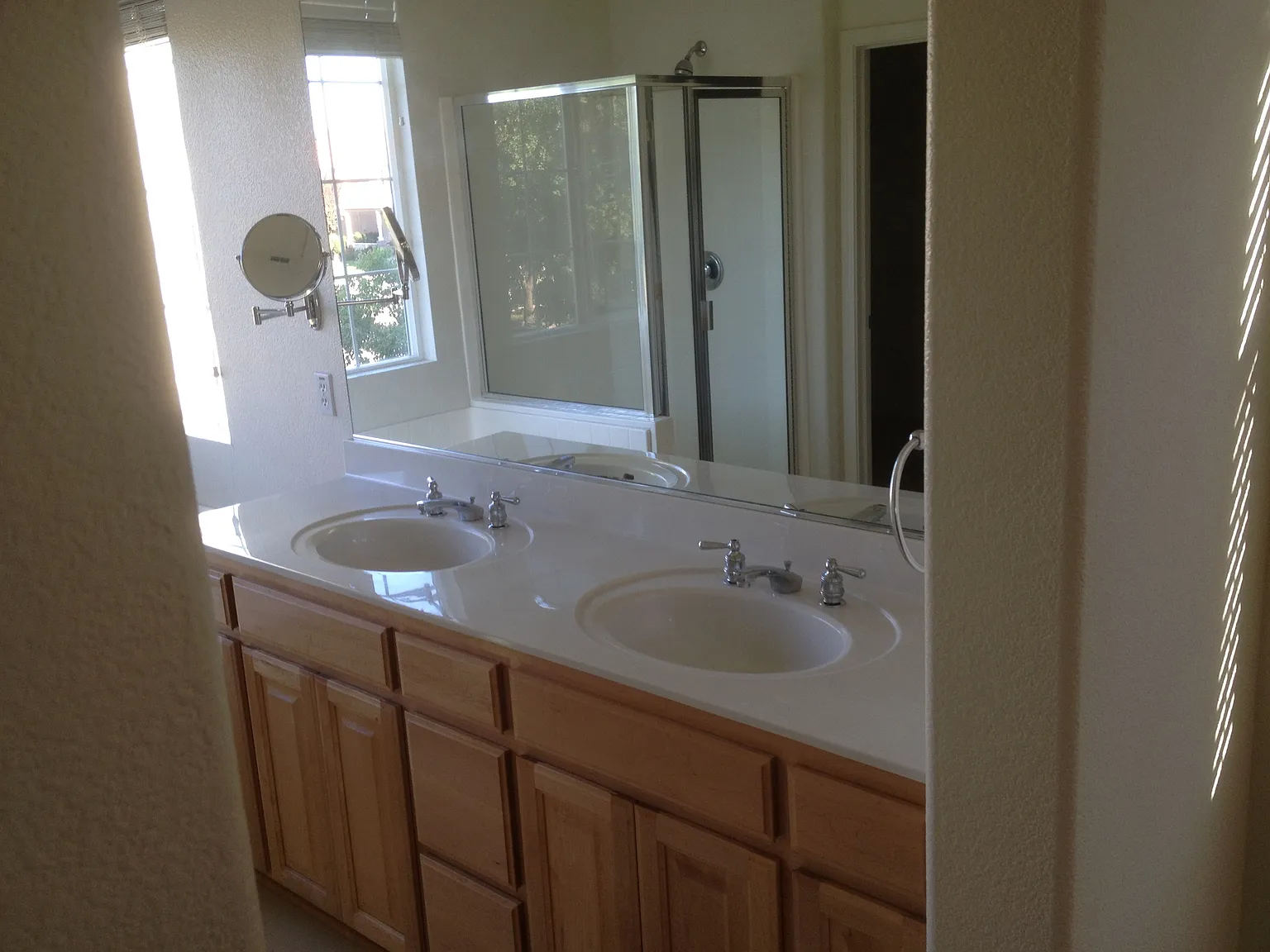 4 bed, 2.5 bath, 2120 sqft, $2,950 — Photo 2