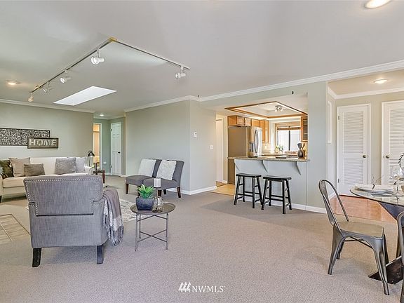 4th image of 9910 NE 119th St APT 305