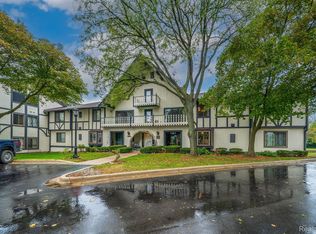 42160 Woodward Ave UNIT 72, Bloomfield Hills, MI 48304