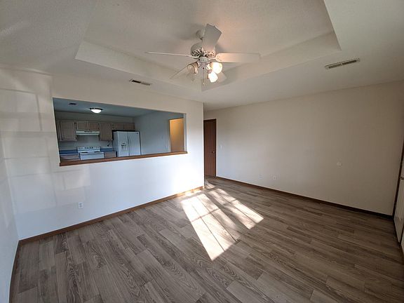 4th image of 208 NW Parker Dr
