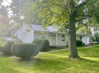 126 Walnut St, Sweetser, IN 46987