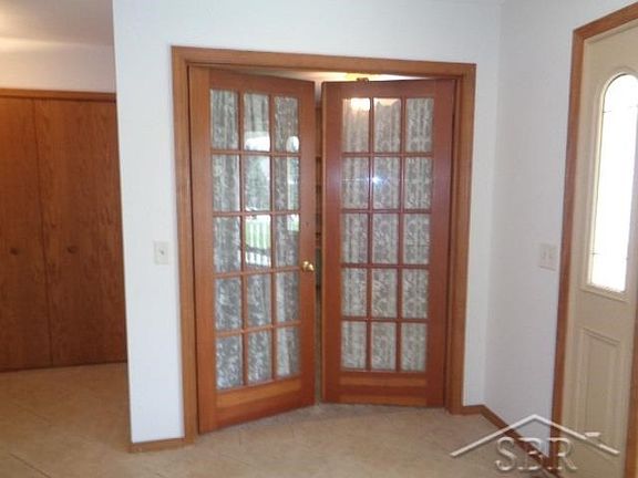 4th image of 6876 Green Meadow Dr