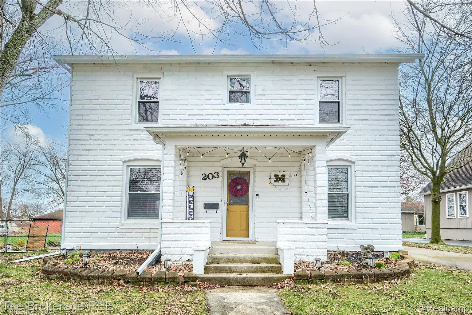203 Sawyer St photo 1