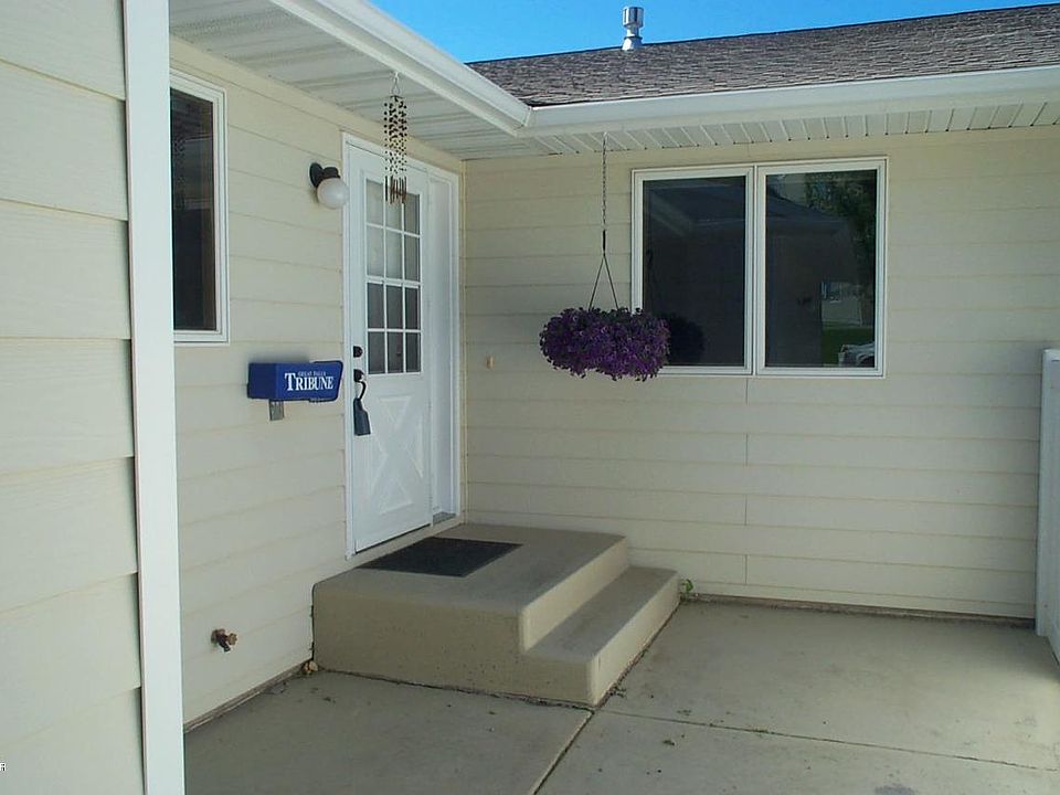 1st image of 327 Hylande Dr