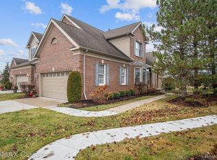 44550 Broadmoor Cir N, Northville, MI