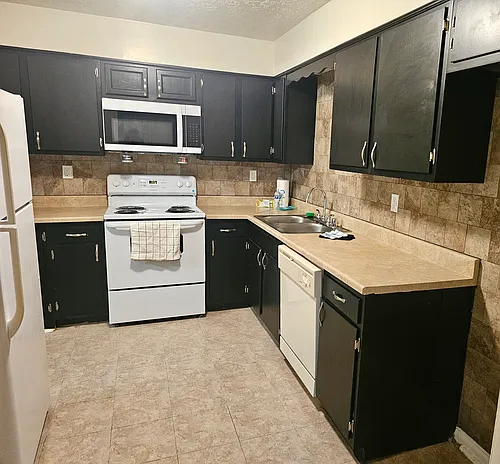 Floor plan 3 BED 1 Full 1 Half Bath