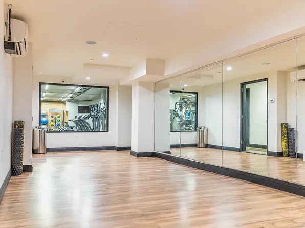 564 Saint John's Place image 14 of 17