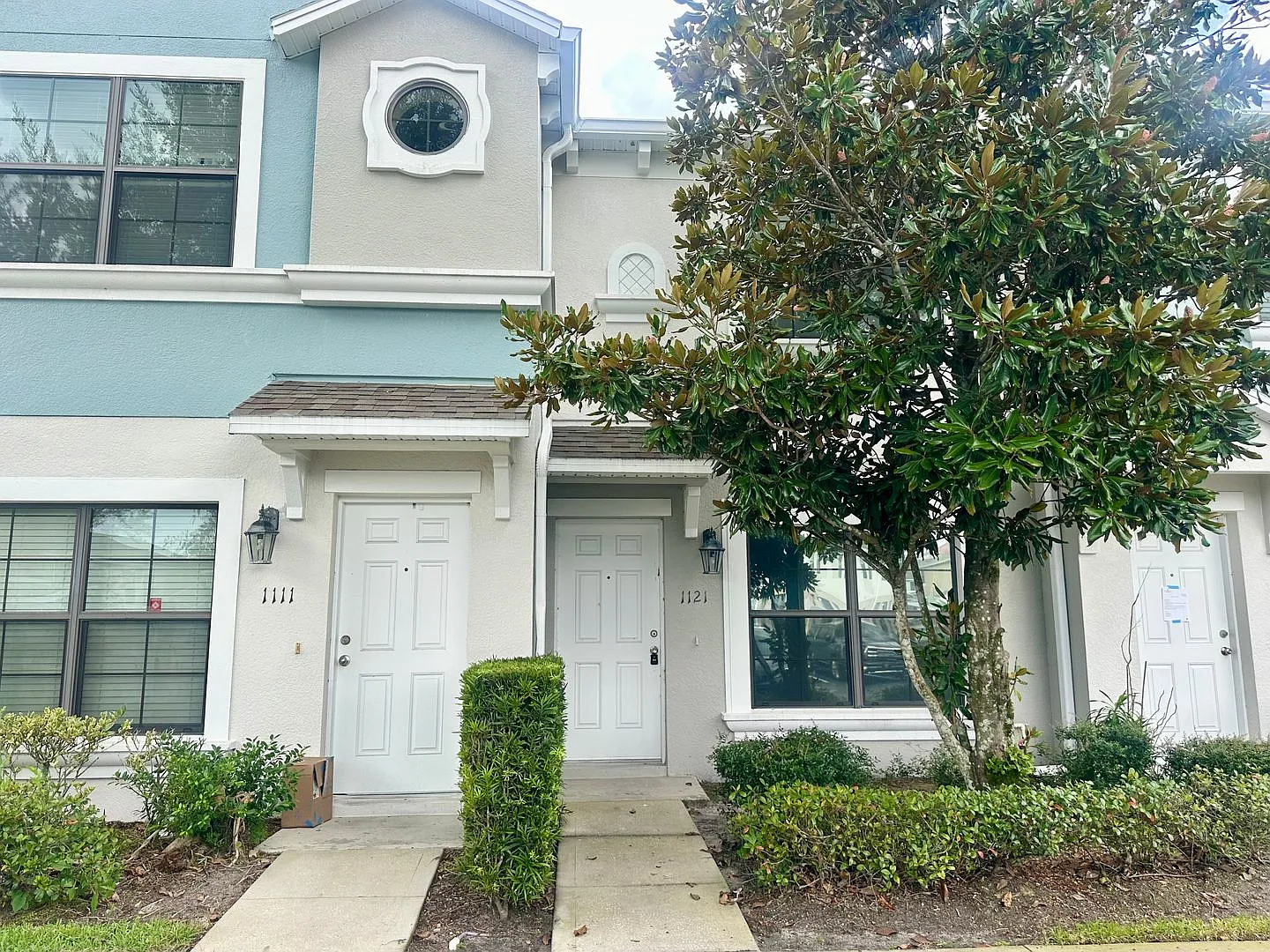 Gated and beautifully updated 2 bedroom 2.5 townhouse in Sanford — Photo 2