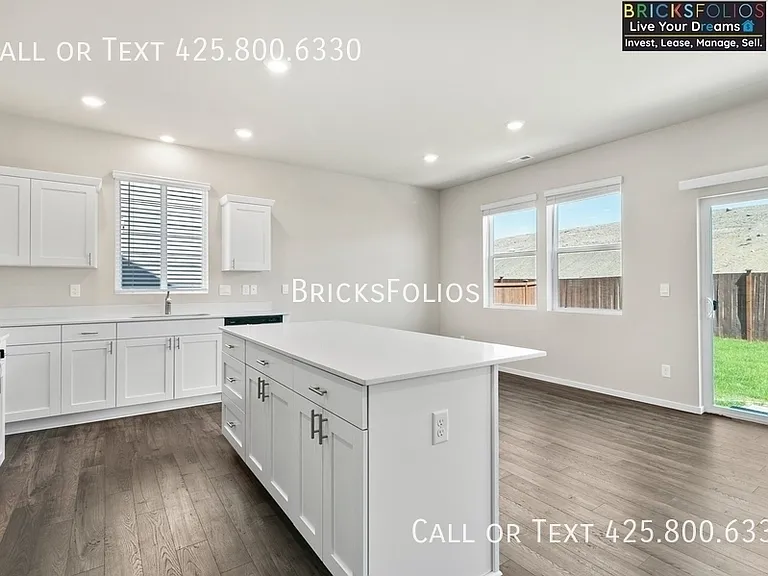 1342 SW Pendleton Way #A — Photo 14