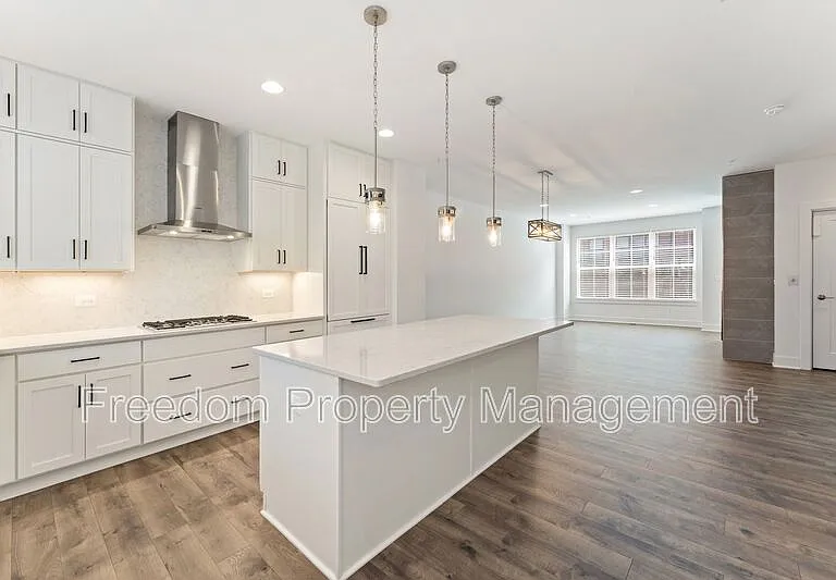 1876 Michael Faraday Dr — Photo 23