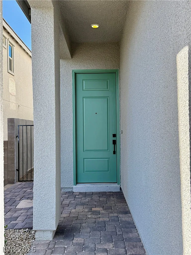 4 bed, 3.0 bath, 2114 sqft, $3,450 — Photo 3