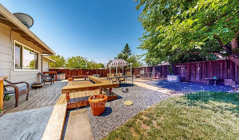 5617 Dupont Dr — Photo 32