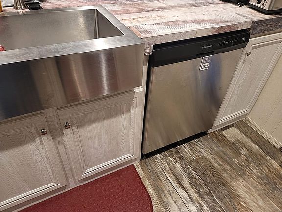 2nd image of 55 Lanai Dr