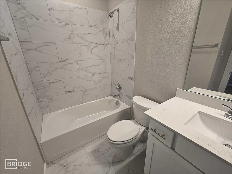 333 E Hull St — Photo 15