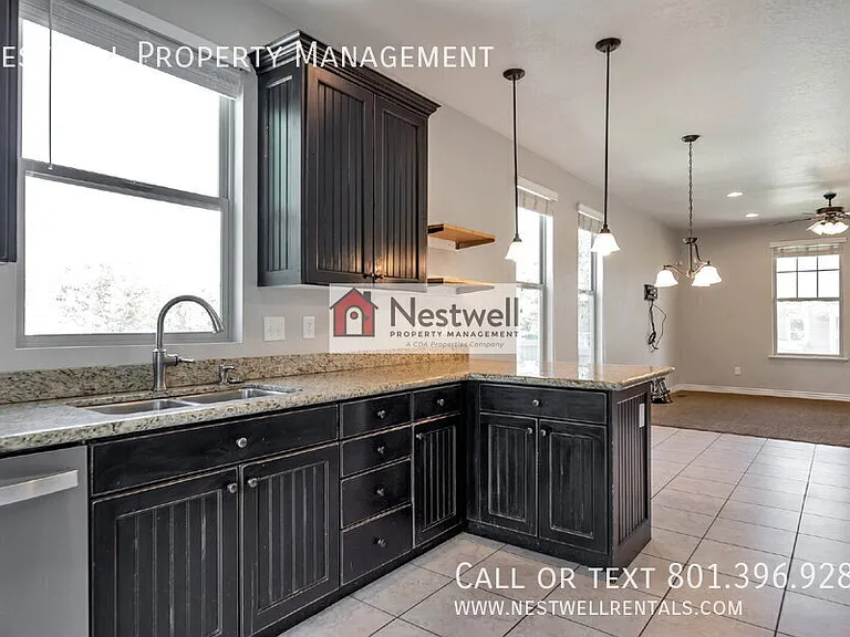 4631 W Vermillion Dr — Photo 5