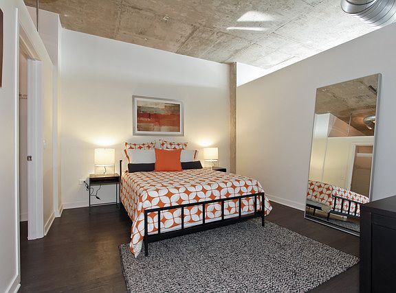 4th image of 50 E 16th St Unit 1307