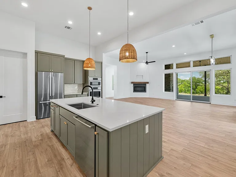 125 Stockman Dr — Photo 12