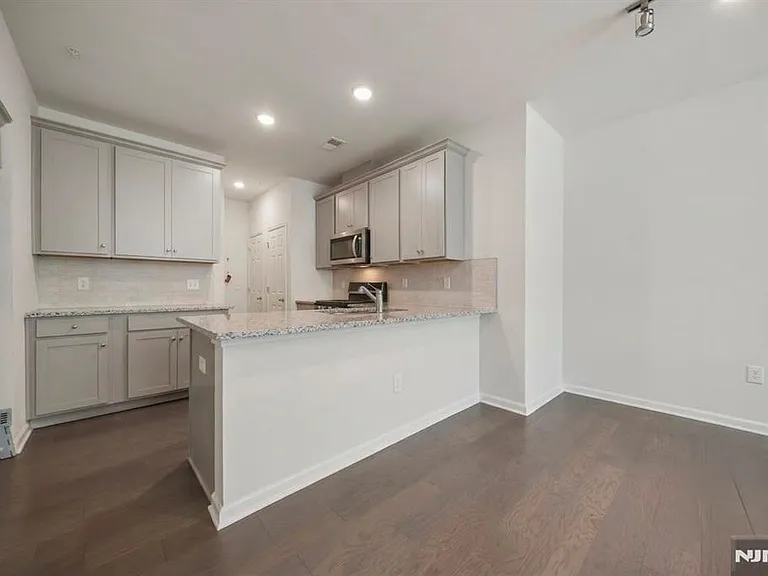 67 Arnold Dr — Photo 16