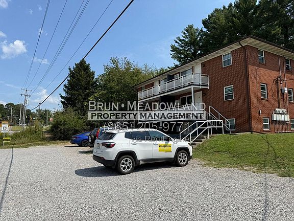 3rd image of 1436 McArthur Rd #18