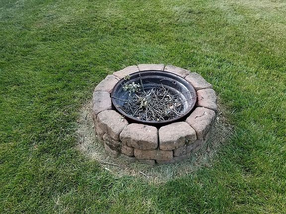 3rd image of 710 Easter Dr