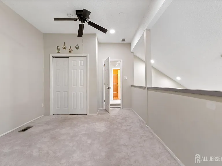 496 Westgate Dr — Photo 26