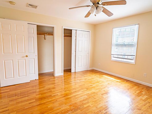 3rd image of 299 Franklin Ave APT 2