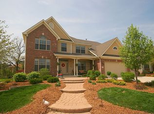 47 Mitchell Cir, Wheaton, IL 60187