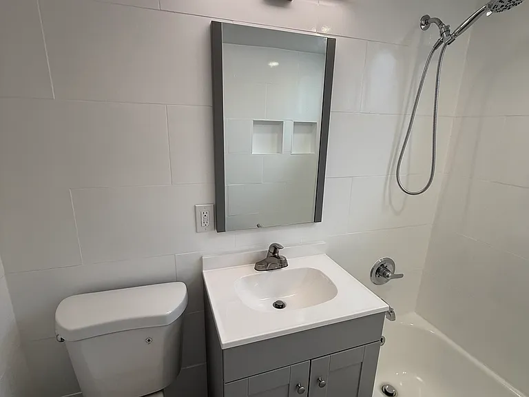 142 Joliet St SW #A — Photo 2