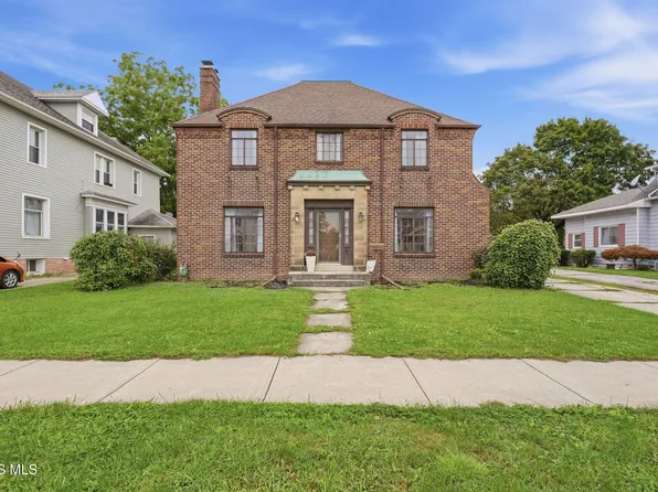 733 N Main St, Fostoria, OH 44830