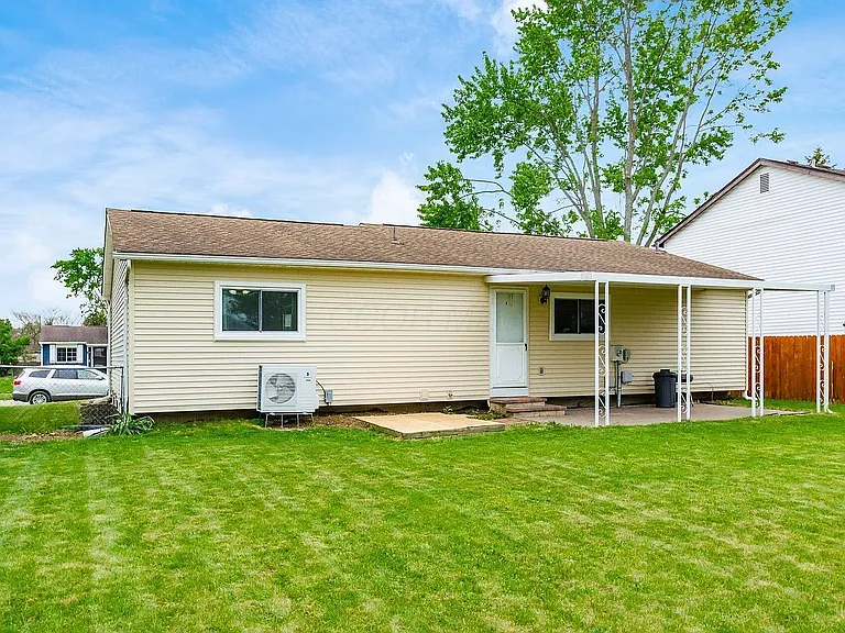 5912 Starcrest Dr — Photo 18