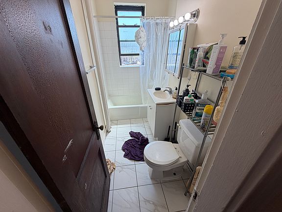 3rd image of 31 Saint Lukes Rd APT 16