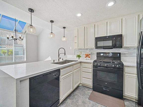 3rd image of 6056 Paseo Encantada