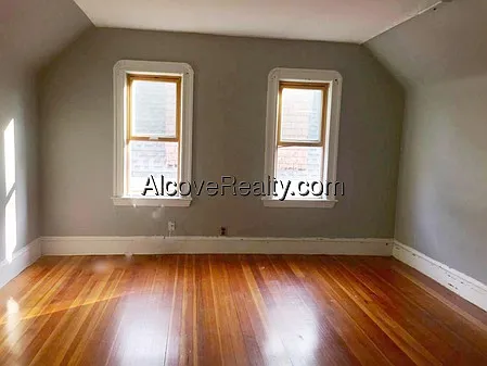 Lowden Ave — Photo 7