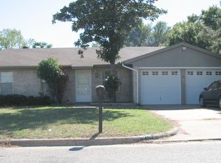 5700 Brent Dr, Haltom City, TX 76148