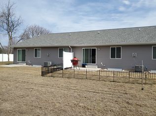 2225 Abbey Rd, Onalaska, WI 54650