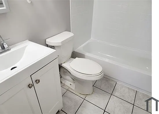 2875 Mayfield Ave — Photo 6