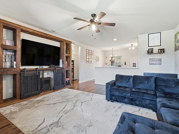 5th image of 2020 Mary Alice Dr