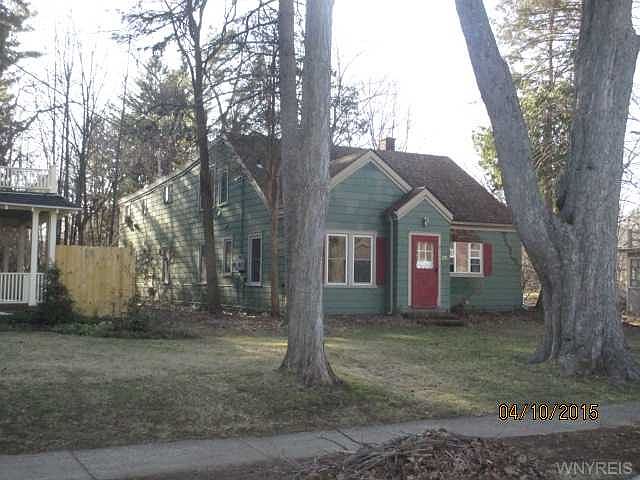 1st image of 221 Walnut St