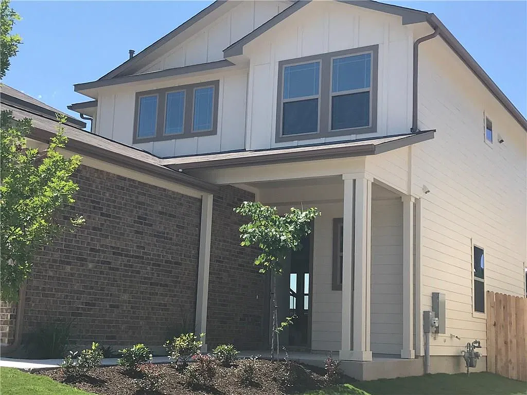 3 bed, 2.5 bath, 1762 sqft, $2,200 — Photo 2